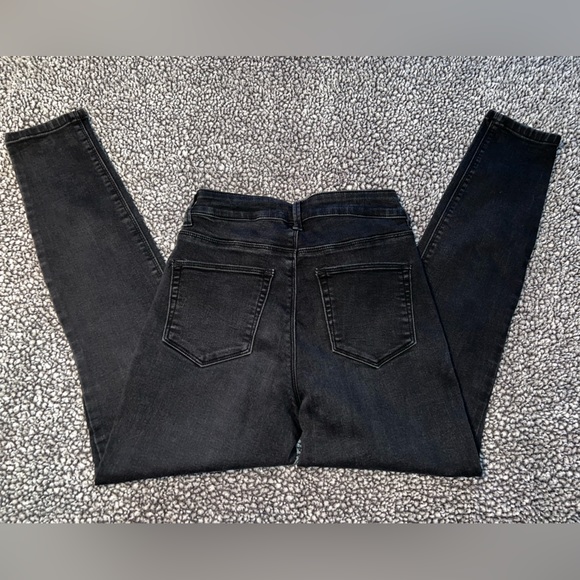 No boundaries Black jeans have stretch size 9 - Picture 2 of 7